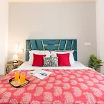 Homlee-Vintage 2Bhk-Fort View-Bharat Mandapam-Ndls